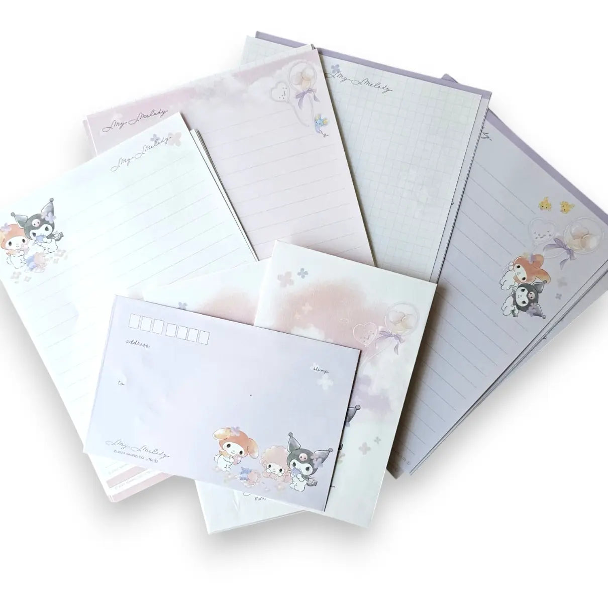 set de cartas y sobres sanrio (28 hojas / 14 sobres)